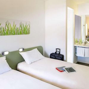Habitación Estándar con 2 Camas Individuales